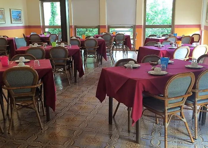 Rizzi 3* بوسولينغو